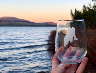 Maine Pine Tree Coast Etched Stemless Wine Glass