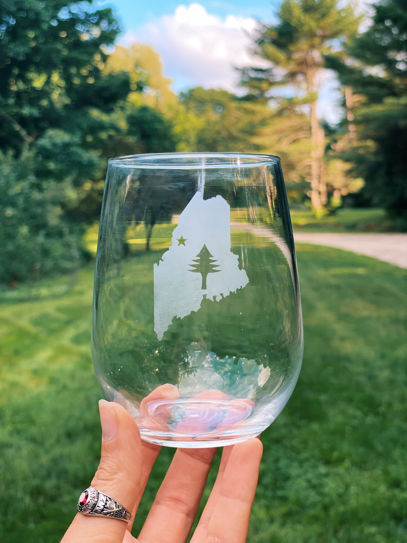 Pine Tree State Flag Etched Stemless Wine Glass